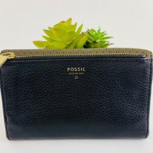 Fossil Preston Black & Olive Perforated Leather Zip Wristlet Wallet